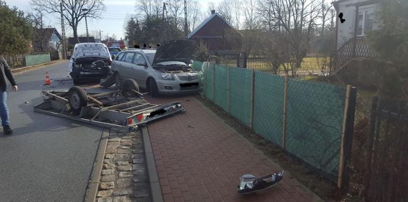 Dwa samochody osobowe zderzyły się w Skrzeszewie