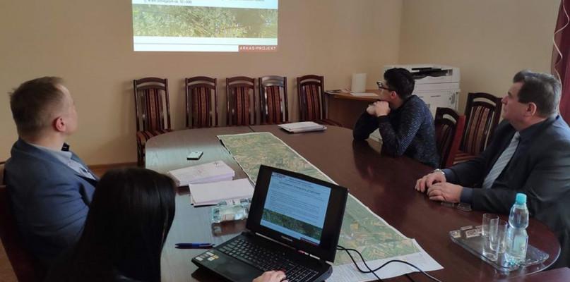 Ruszyły prace projektowe przy drodze po dawnej linii kolejowej