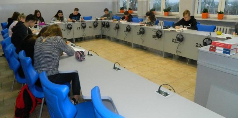 Uczniowie z Jabłonny mają nowoczesną pracownię językową