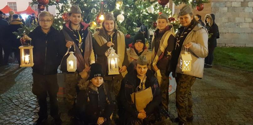 Jabłońscy harcerze przywieźli Betlejemskie Światło Pokoju