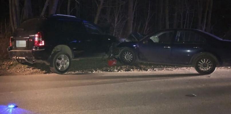 Wymijał pijanego rowerzystę, uderzył w inne auto