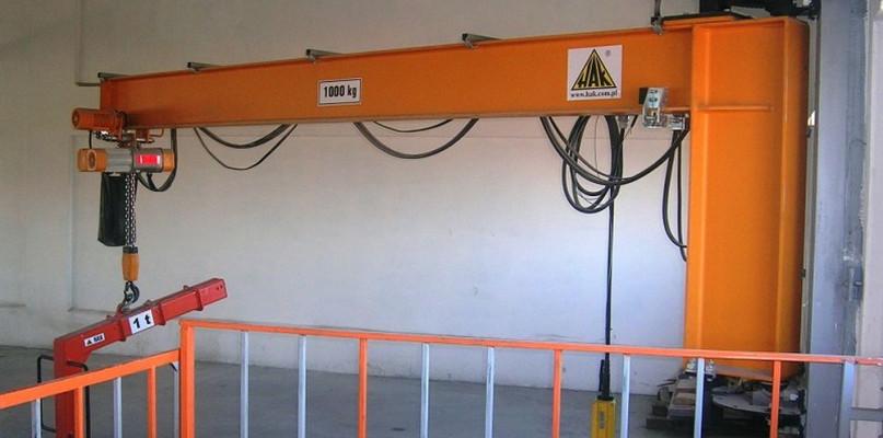 Jak ułatwić sobie pracę w warsztacie samochodowym? Inwestując w wysokiej klasy wyposażenie techniczne!