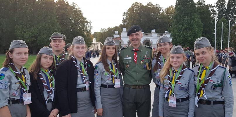 Nasze harcerki pełniły wartę honorową na Placu Piłsudskiego