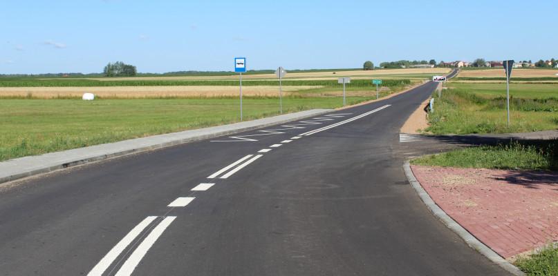 Zakończył się remont odcinka drogi powiatowej w kierunku Paprotni