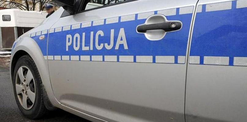 Kierowca chevroleta wymusił pierwszeństwo, uderzył w ciężarówkę