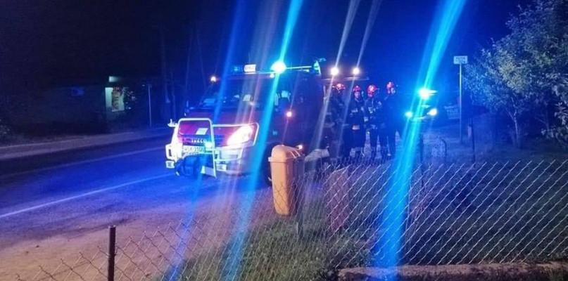 Zasnęła za kierownicą, jej auto uderzyło w dom