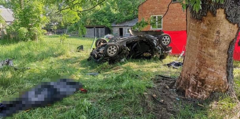 Dwie osoby zginęły po dachowaniu w gminie Kosów Lacki