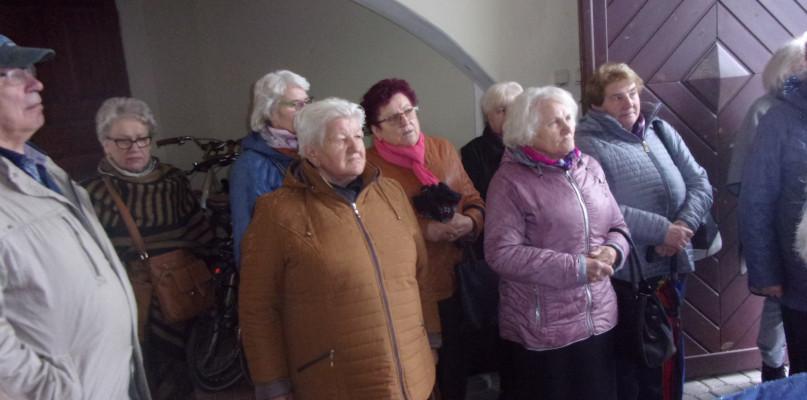 Seniorzy z Klubu Senior + w Sterdyni zwiedzali Tykocin