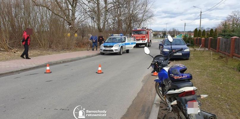 Kompletnie pijany 70-latek uderzył w samochód