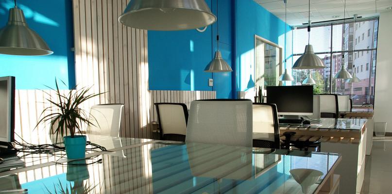 6 zalet coworkingu, czyli dlaczego dobrze jest wynająć wspólnie wirtualne biuro w Warszawie?