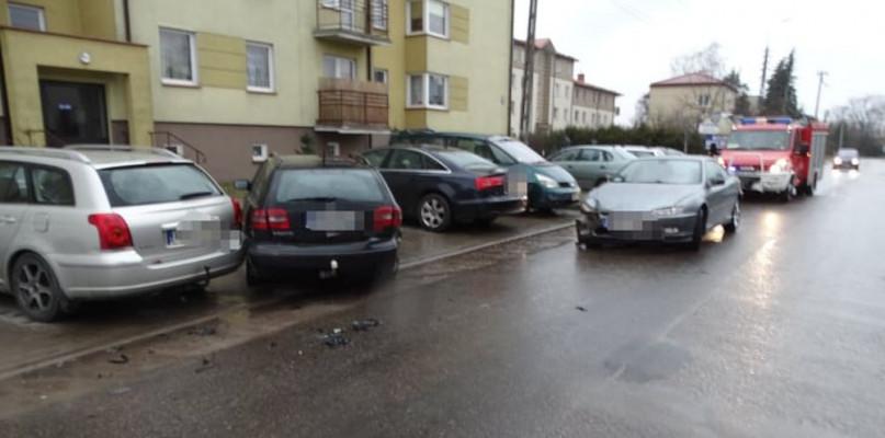 W Sokołowie volvo rozbiło peugeota i uszkodziło toyotę