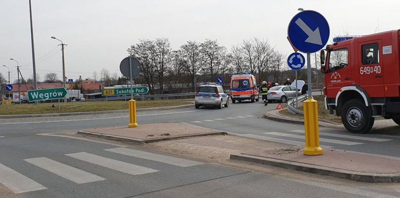 Niemiec rozbił jettę na rondzie w Kosowie Lackim