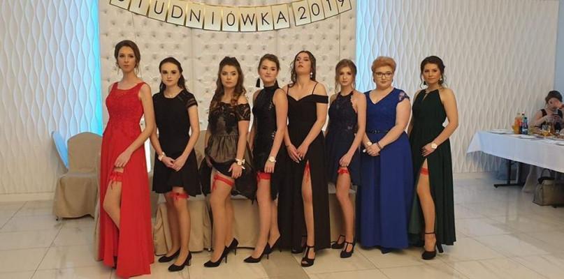Studniówka w 