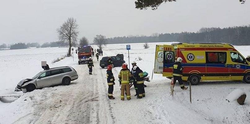 Zderzyły się dwa auta, jedna osoba poszkodowana.