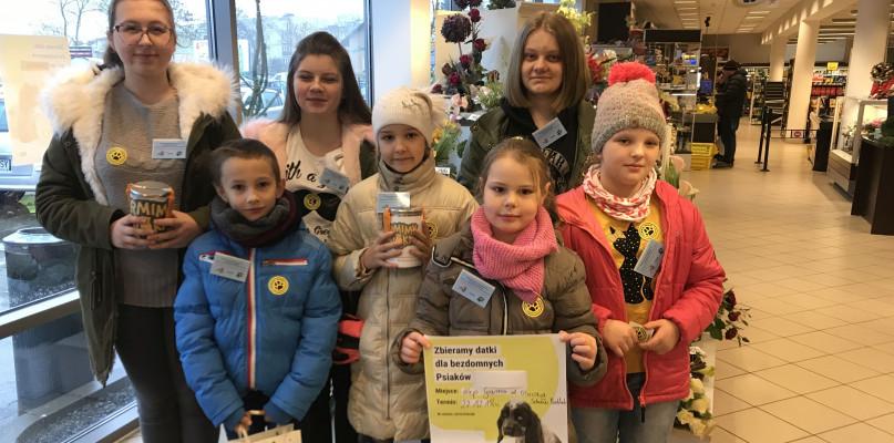 Zbierali pieniądze na wybieg dla psów 