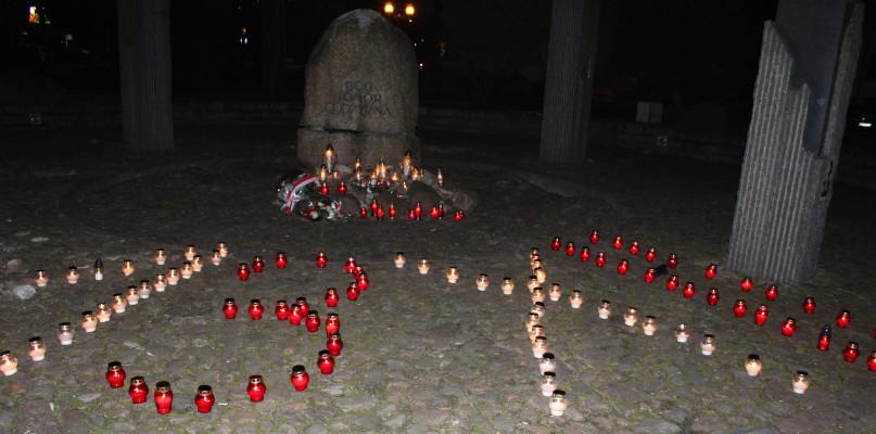 Zapalą białe i czerwone znicze w rocznicę stanu wojennego