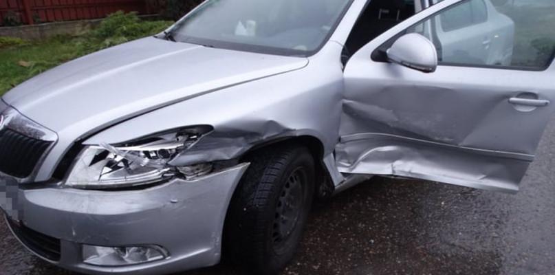 Ślisko na drogach, 72-latek nie wyhamował na Cmentarnej i…