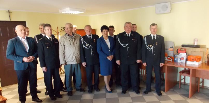 Strażacy dostali cenny sprzęt, gmina dołożyła tylko 1 procent…