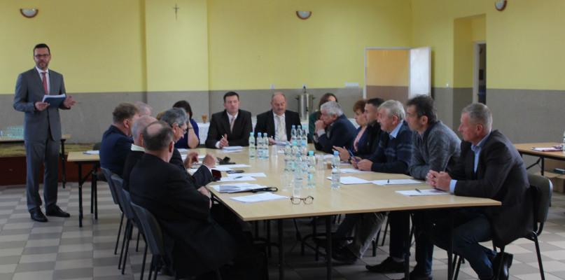 Gmina Sokołów odzyskała działki na drogę po torach. Jakim kosztem?
