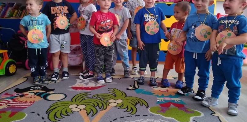 Był tort, medale i debiut basenu z piłeczkami