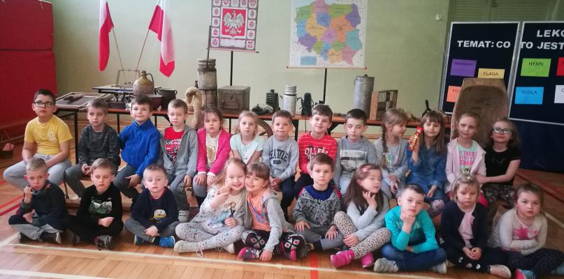 Piękna lekcja patriotyzmu w „Szóstce” - z przedszkolakami