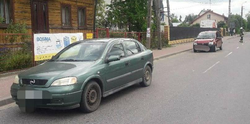 Pijany kierowca pandy nie wyhamował, dwie osoby ranne