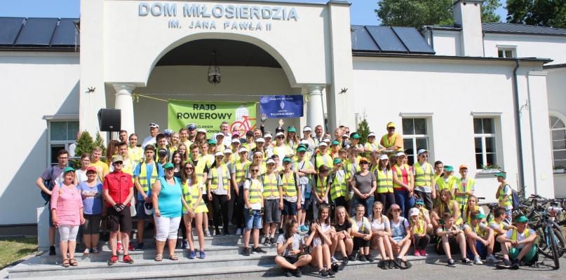 Ponad 120 osób ruszyło na rowerach szlakiem Otto Warpechowskiego