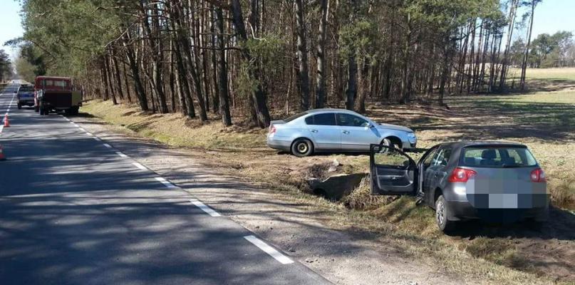 Trzy auta rozbite pod Grochowem, jechało nimi 7 osób