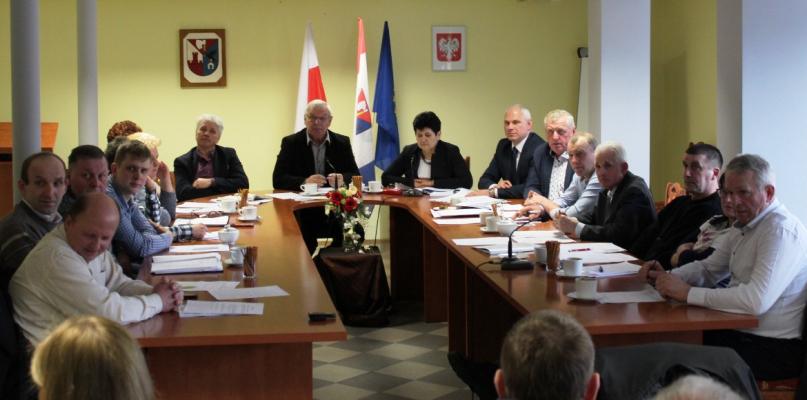 Radni ze Sterdyni o wyborach i zniszczonych drogach