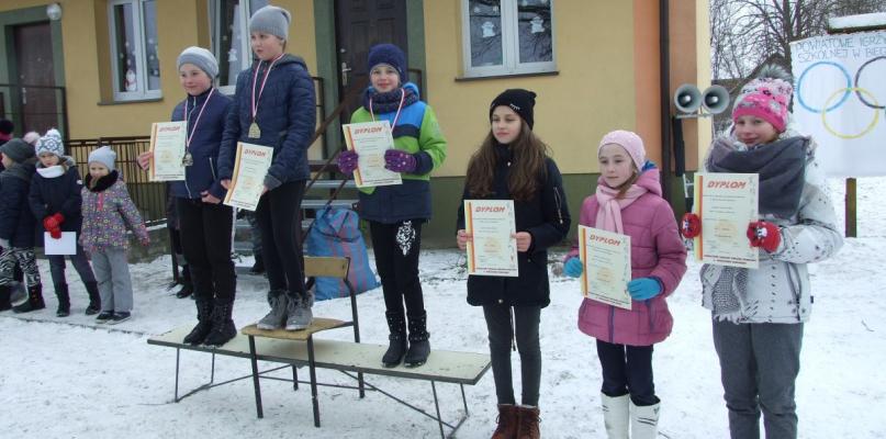 Młodzież z powiatu rywalizowała w biegach narciarskich