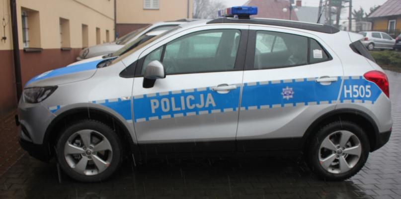 Nowy opel mokka w policyjnych barwach trafi do Kosowa