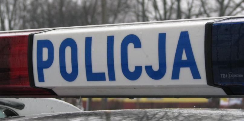 Trzy samochody zderzyły się w ciemnościach na krajówce