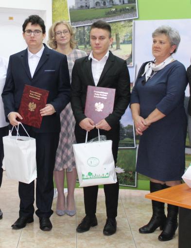 Wręczono stypendia Rady Powiatu Sokołowskiego