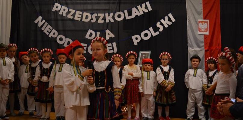 Patriotyczny wieczór w przedszkolu Leśna Kraina