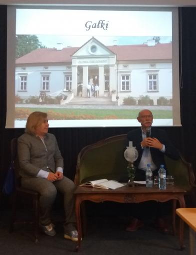 Niezwykła lekcja historii z właścicielami dworu w Gałkach