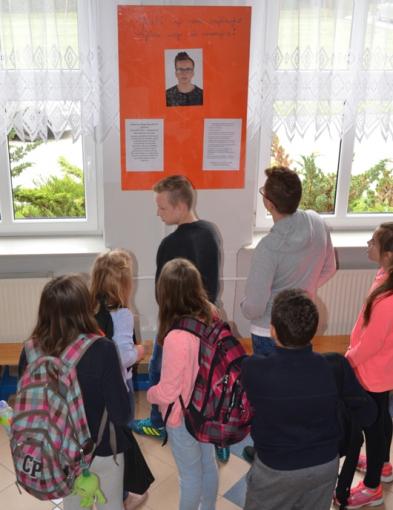 Wybory w „Dwójce”. Były plakaty, debata i tajne głosowanie.