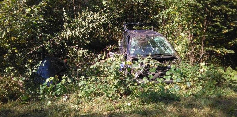 Kierowca peugeota trafił do szpitala po zderzeniu z golfem