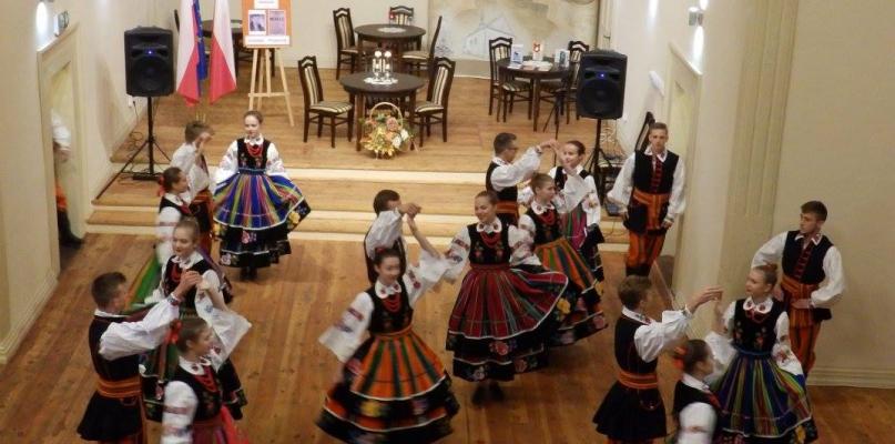 Narodowe Czytanie „Wesela” z zespołem „Sokołowianie”
