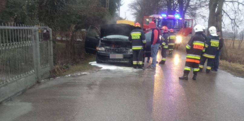 W Nowej Wsi podczas jazdy zapalił się samochód