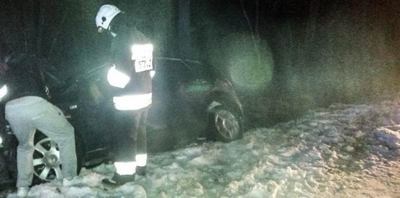 Seat dachował i wylądował w rowie, kierowca zniknął