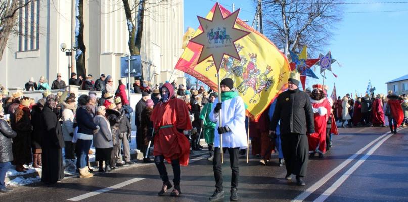 Orszak Trzech Króli. Arktyczny chłód nie wystraszył mieszkańców.