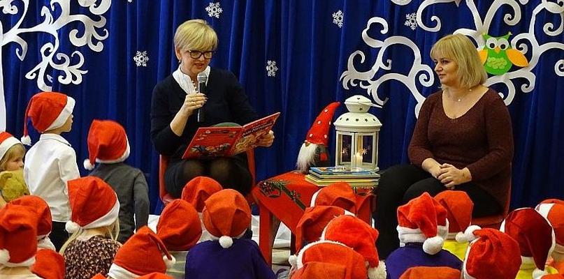 Czytanie na dywanie, czyli Mikołajki z gośćmi i książką 