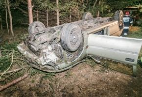 Kierowca uciekł, zostawił ranną pasażerkę