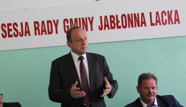 Teraz jest dwóch dyrektorów