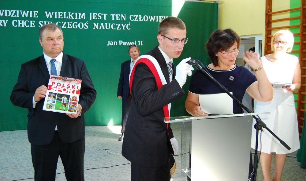 W ?Rolniku? pożegnali się ze szkołą...
