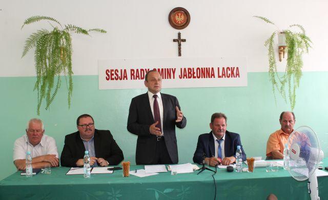 Wójt z absolutorium, będzie dekomunizacja...