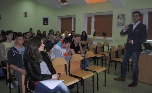 Pomóc w wyborze dalszej ścieżki edukacji