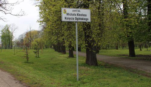 Walczą ze szrotówkiem i gawronami