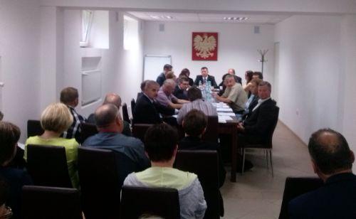 Dołożyli do powiatowych dróg