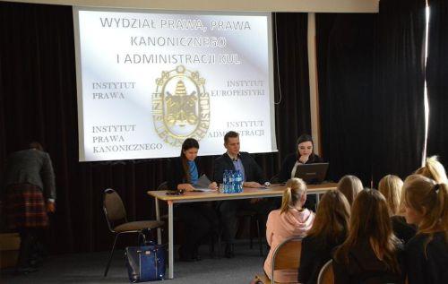 Prawnicy z KUL na wykładach dla licealistów